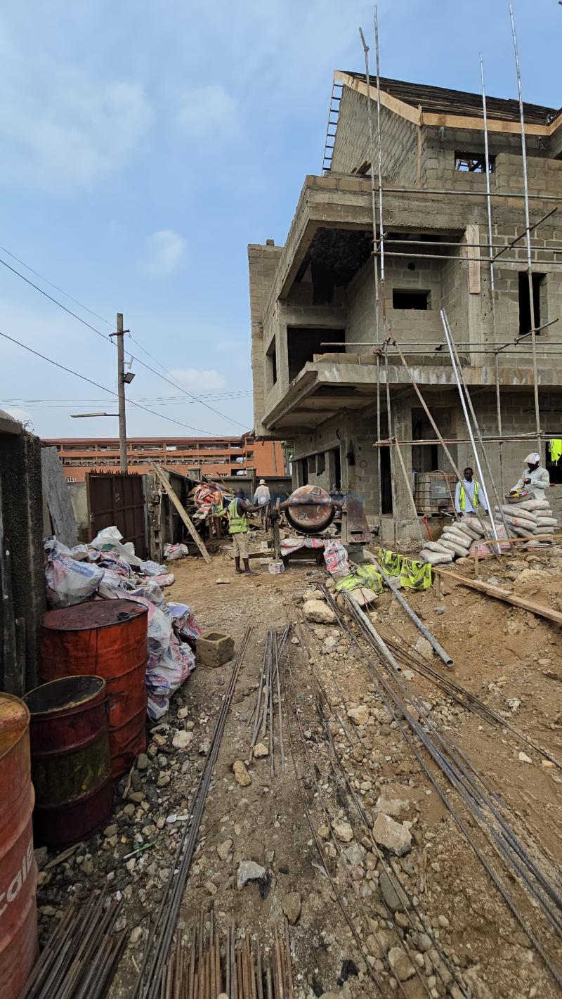 5 bedroom Detached Duplex For Sale Gbagada Estate Gbagada Lagos - 10