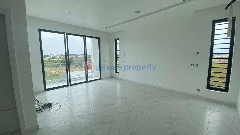 5 bedroom detached house with lovely amenities - 9 5 bedroom Duplex For Sale Ajah *royal Gardens Estate Ajah Lagos - 9
