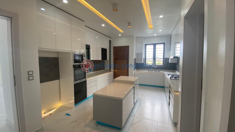 5 bedroom detached house with lovely amenities - 3 5 bedroom Duplex For Sale Ajah *royal Gardens Estate Ajah Lagos - 3