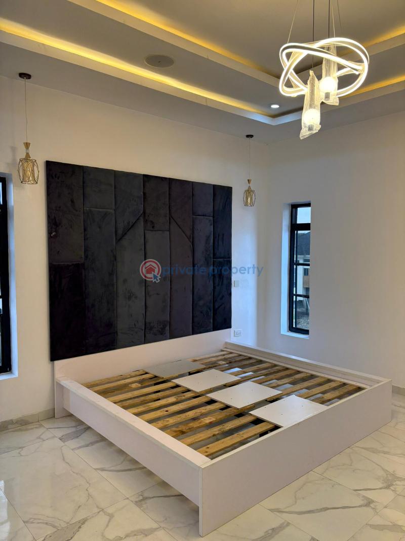 5 bedroom House For Sale Osapa Lekki Lagos - 3