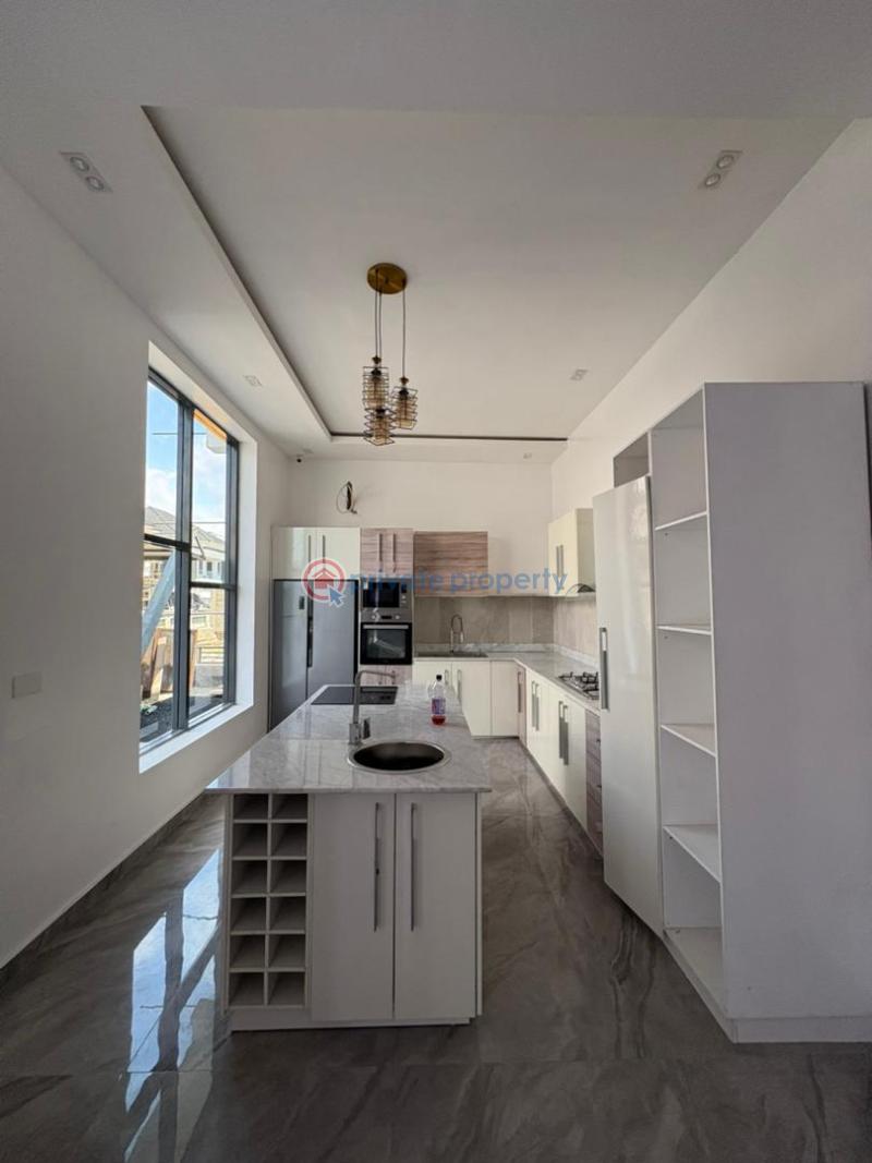 5 bedroom House For Sale Osapa Lekki Lagos - 6