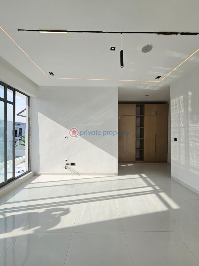 5 bedroom House For Sale Chevron Lekki Lagos - 1