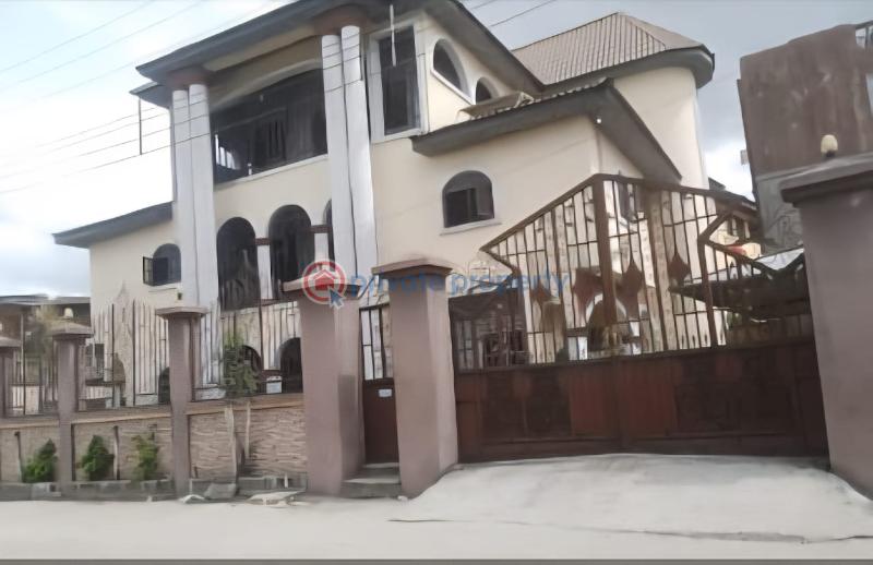 5 bedroom Detached Duplex For Sale Airport Road, Opposite Westend Junction Warri Delta