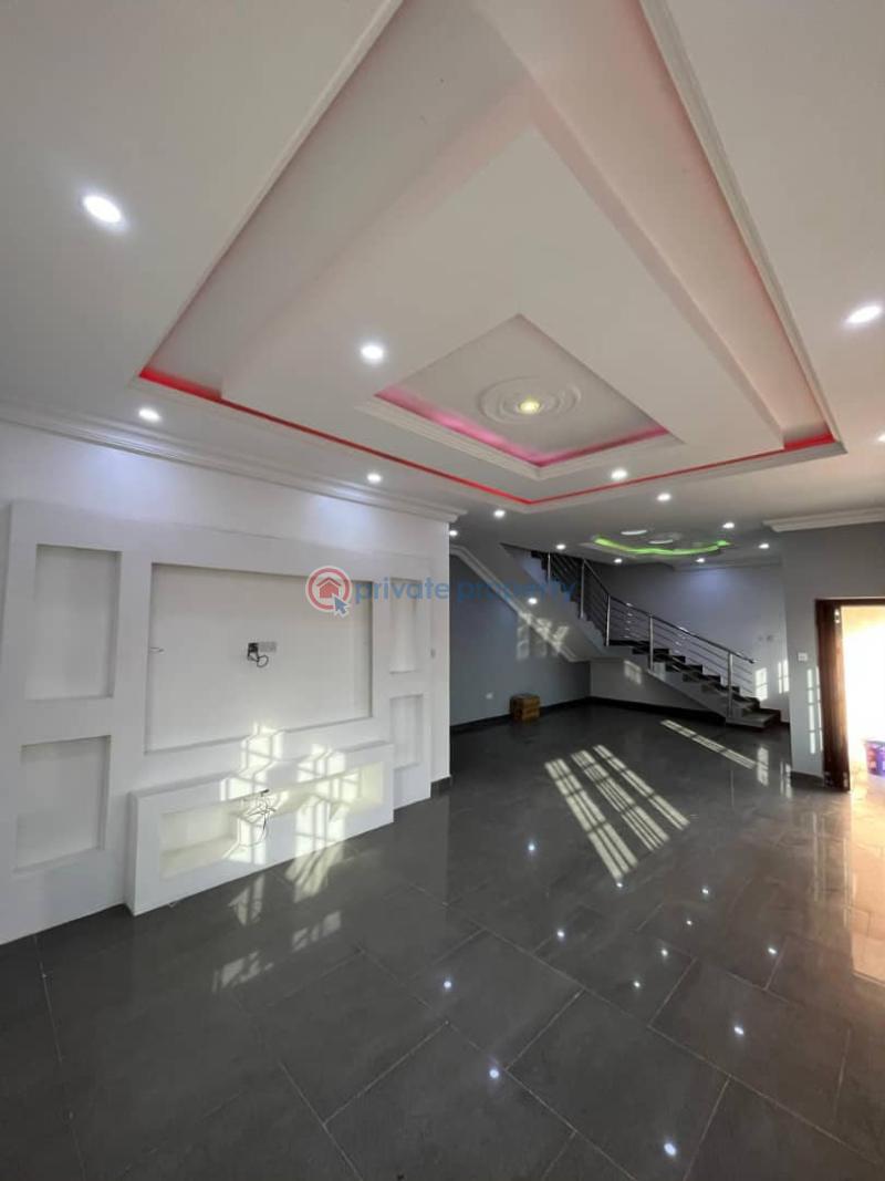House For Sale At Oluyole Estate, Ibadan Ibadan Oyo - 2