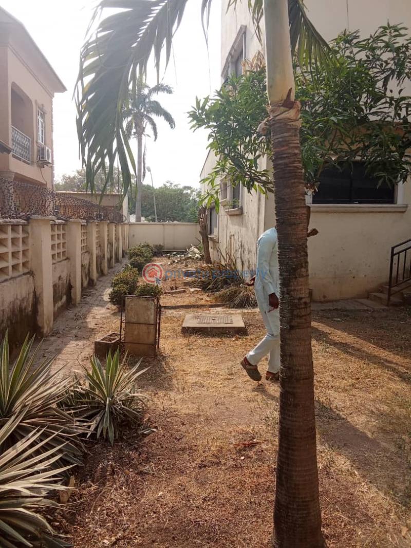 5 bedroom Duplex For Sale Maitama Inside An Estate Abuja Phase 2  - 13