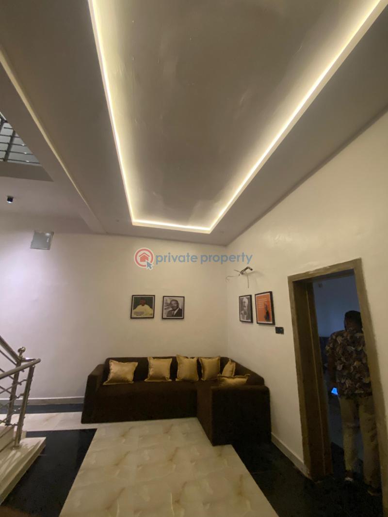 House For Sale Eng Lere Adigun Gra Ibadan. Ibadan Oyo - 9