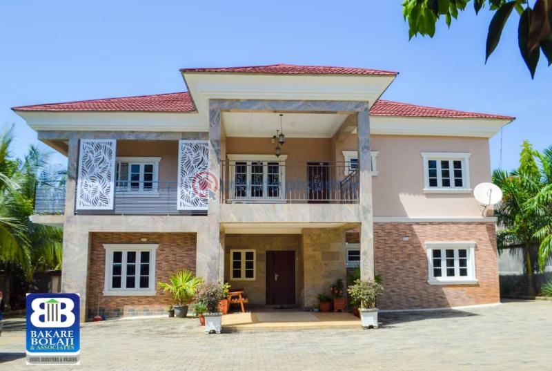5 bedroom Detached Duplex For Sale Guzape Abuja Phase 2  - 3
