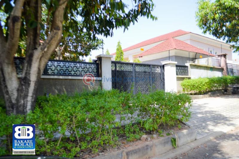 5 bedroom Detached Duplex For Sale Guzape Abuja Phase 2  - 1