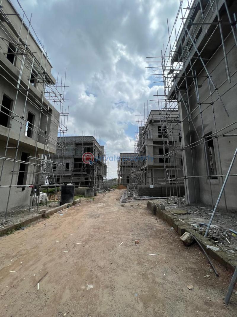 5 bedroom House For Sale Guzape Abuja Phase 1  - 3