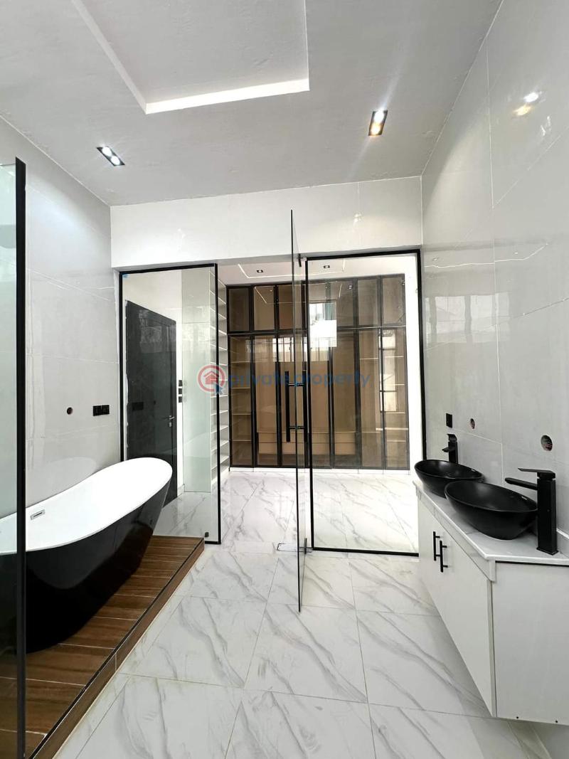 5 bedroom Detached Duplex For Sale Chevron Lekki Chevron Drive Lekki Lagos - 4