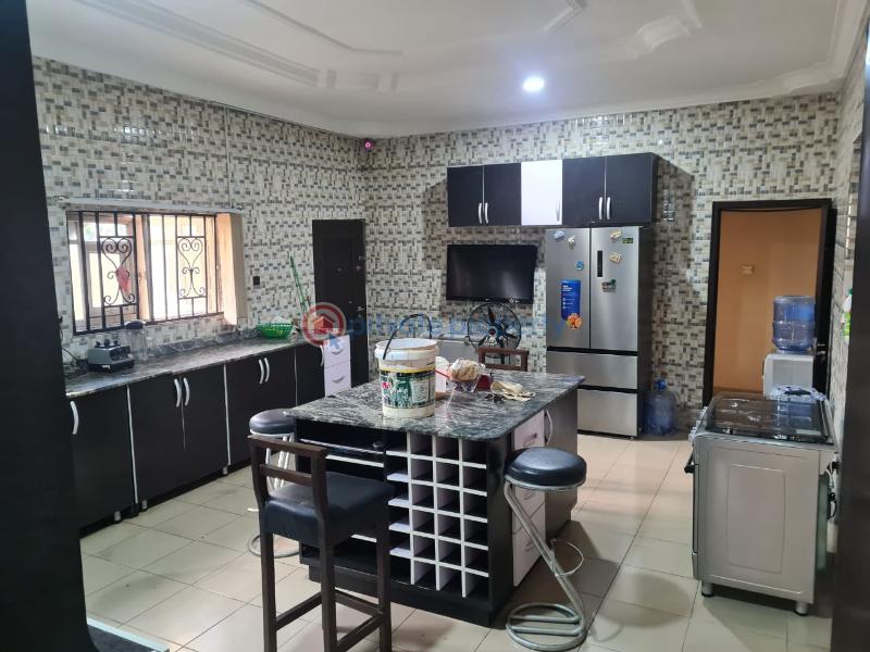 5 bedroom Duplex For Sale Adetokun Street After Bitemore Restaurant . Ologuneru Ibadan Oyo - 4