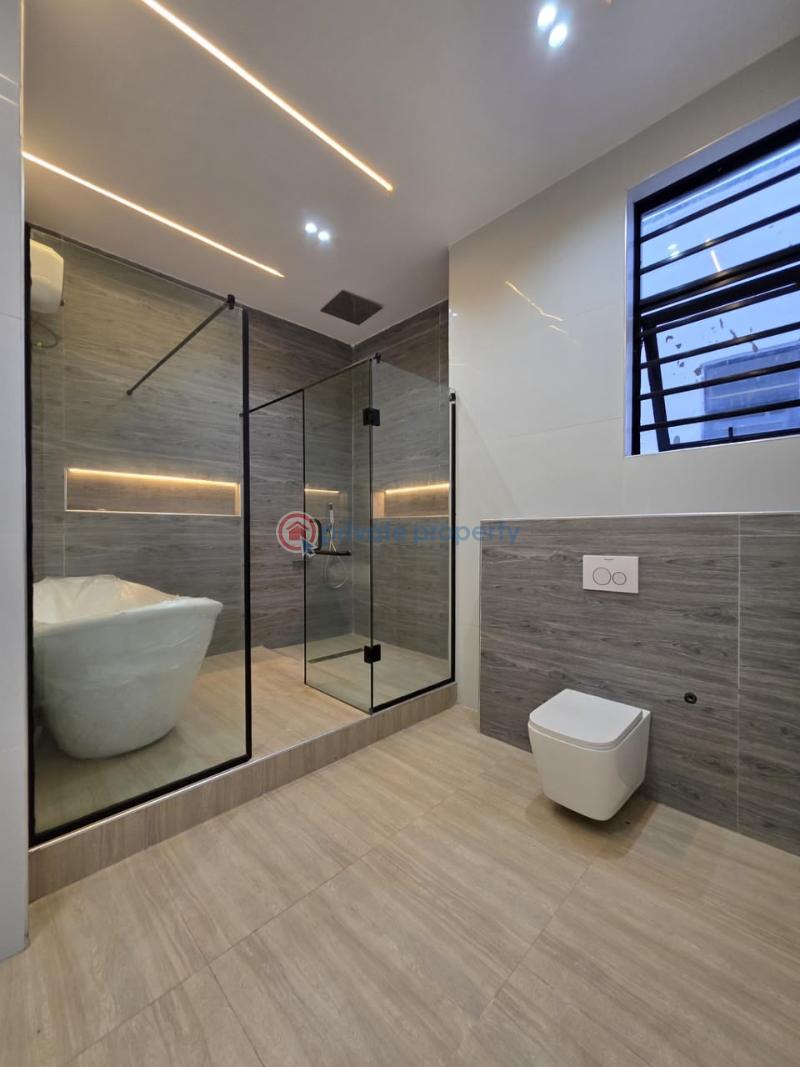 5 bedroom Terraced Duplex For Sale Chevron Drive Lekki Lagos - 5