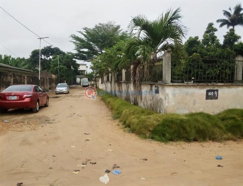 5 bedroom Duplex For Sale Off 2nd Ugbor Road, Gra, Benin City Benin Edo - 11