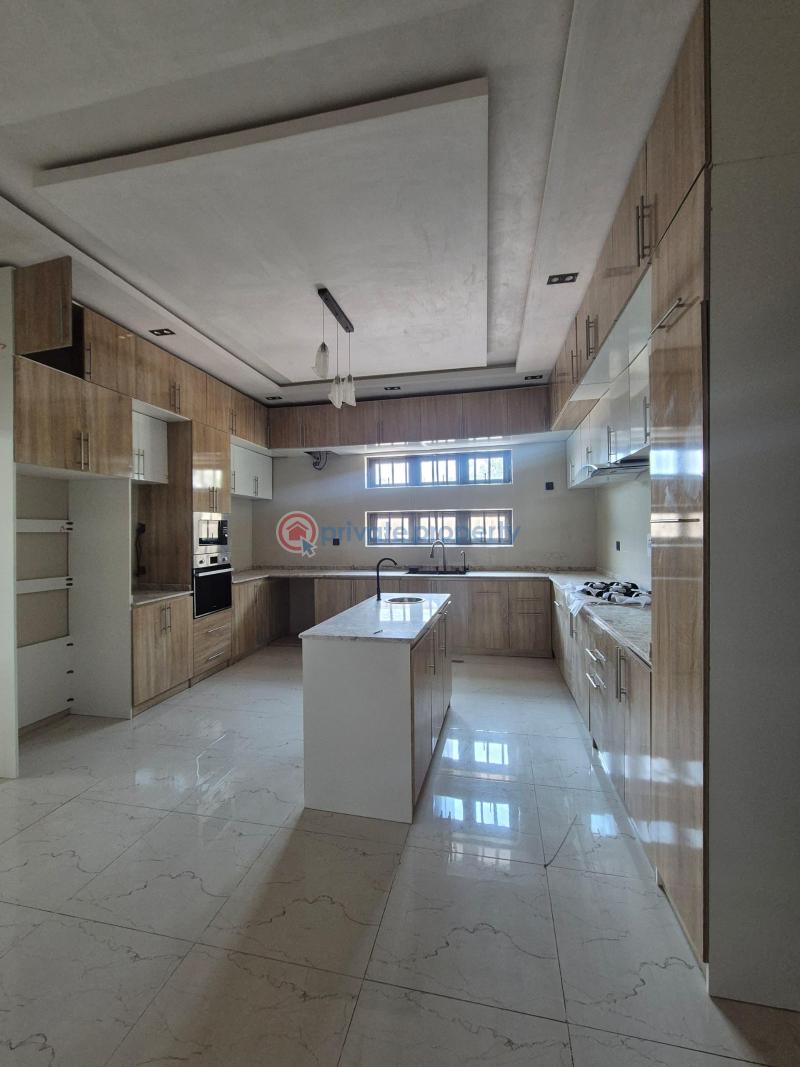 5 bedroom Detached Duplex For Sale Adeoye Adeosun, Alao Akala Way, Akobo Ibadan Oyo - 4