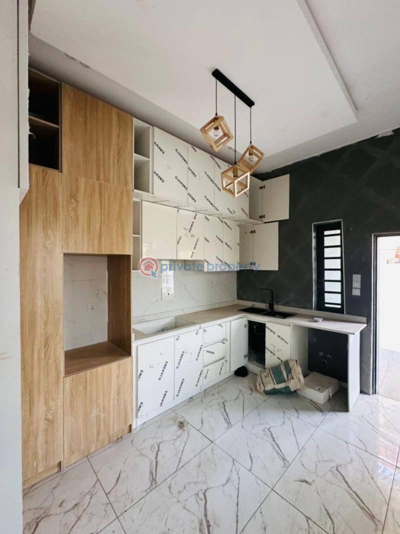 5 bedroom Detached Duplex For Sale Kolapo Ishola Akobo Ibadan Oyo - 3