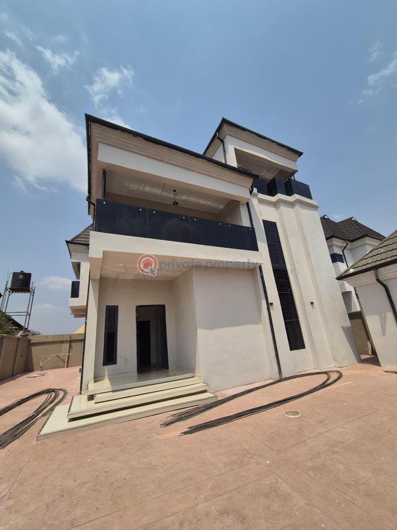 5 bedroom Detached Duplex For Sale Adeoye Adeosun, Alao Akala Way, Akobo Ibadan Oyo - 3