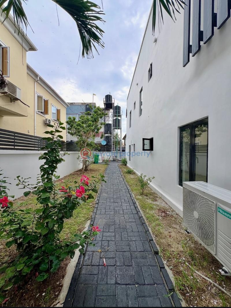 5 bedroom Detached Duplex For Sale Ikota Lekki Lagos - 10