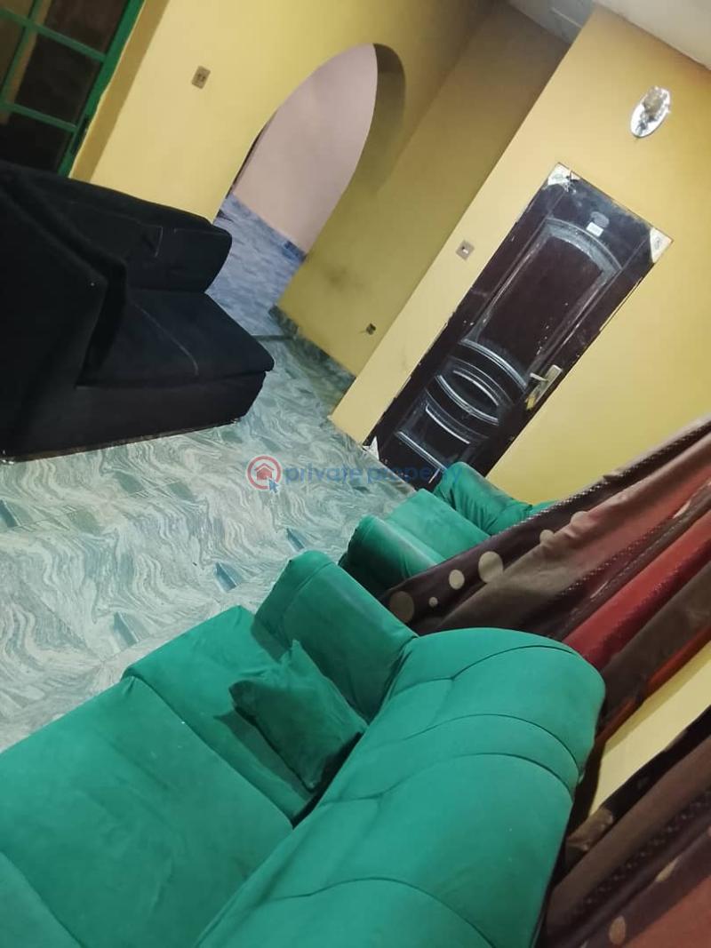 5 bedroom Flat & Apartment For Rent Along Old Ife Road, Airport Road Alakia Ibadanq Ibadan Oyo - 4