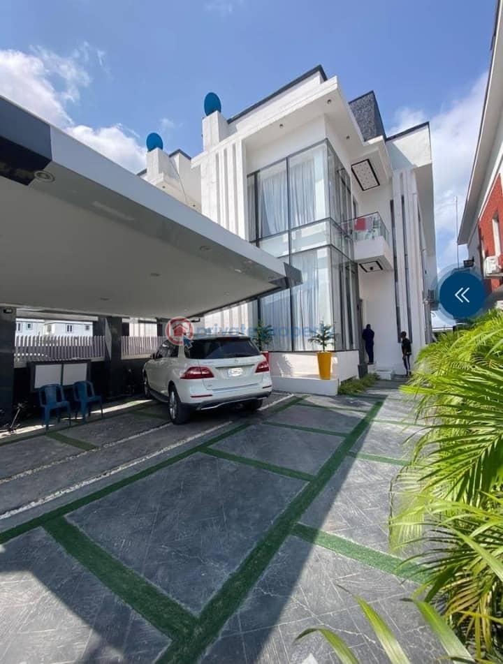 5 bedroom Duplex For Sale Along Lekki Expressway Lagos - 0