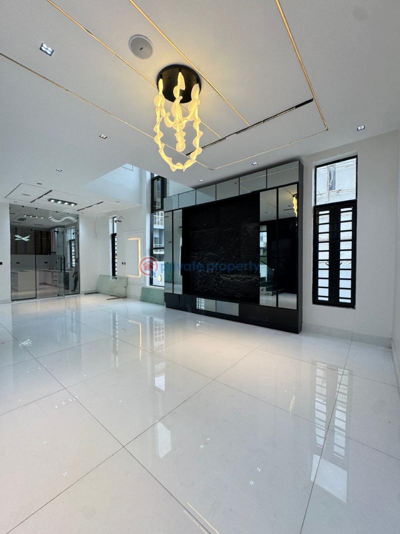 5 bedroom Detached Duplex For Sale 2nd Toll Gate Along Lekki Expressway Lagos - 1