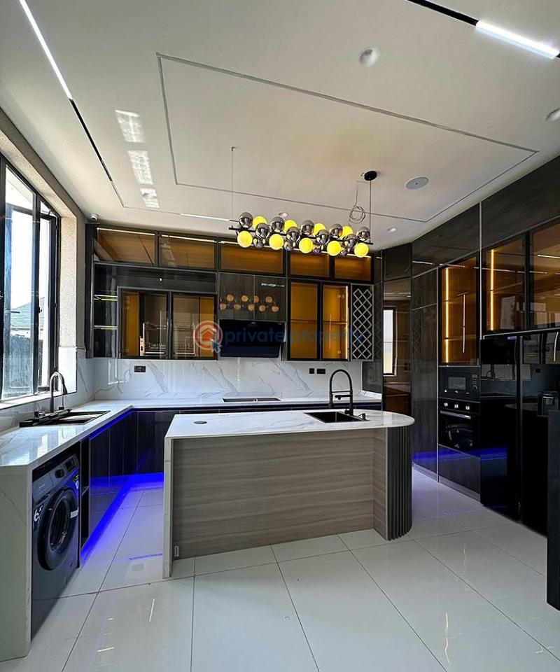 5 bedroom House For Sale Lekki Phase 1 Lagos - 2