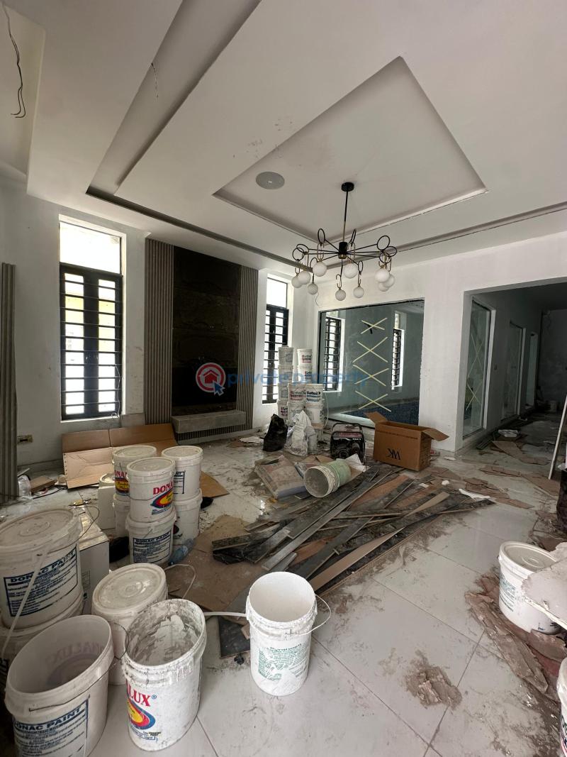 5 bedroom House For Sale Lekki Lagos - 1
