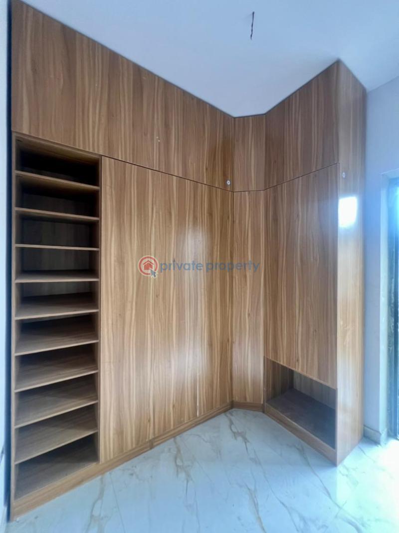 5 bedroom Detached Duplex For Sale Omole Phase 2 Lagos Omole Phase 2 Ojodu Lagos - 4