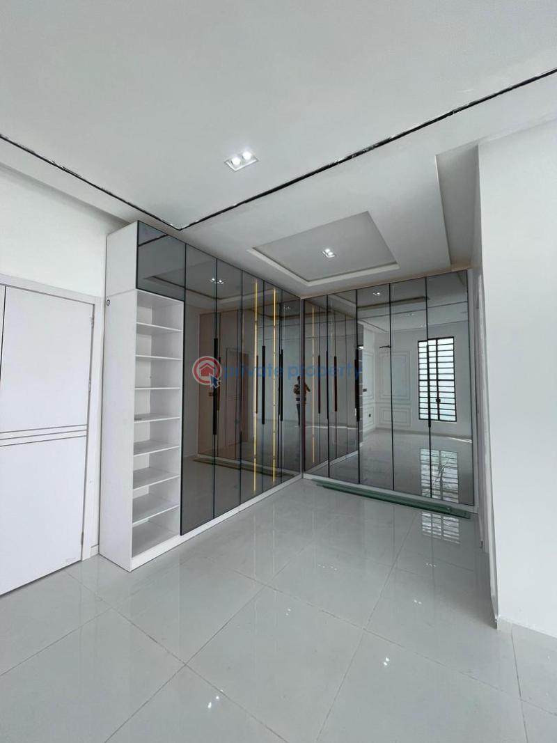 5 bedroom Detached Duplex For Sale Chevron Drive Lekki Lagos - 5