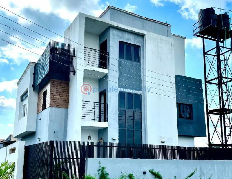5 bedroom House For Sale Lugbe Abuja Phase 4  - 0