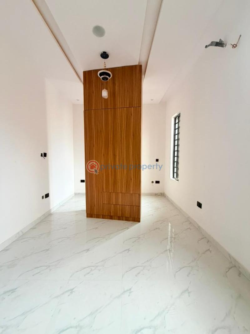 5 bedroom Detached Duplex For Sale Omole Phase 2 Ojodu Lagos - 1