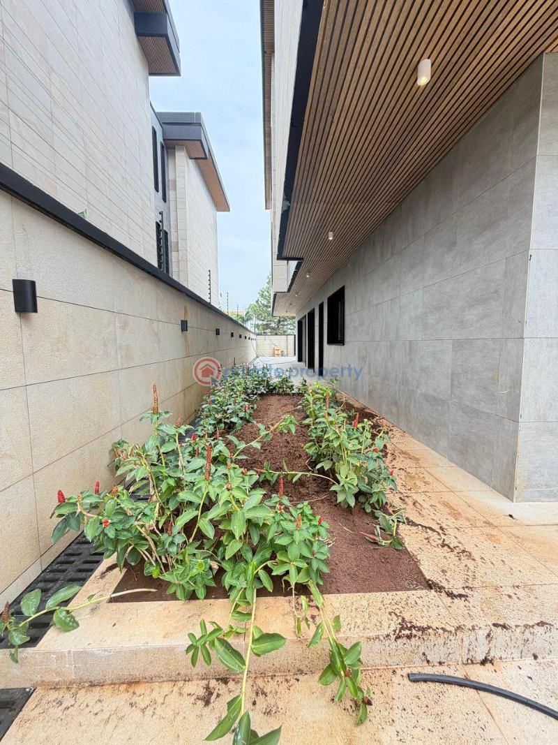 5 bedroom Detached Duplex For Sale Banana Island Ikoyi Lagos - 19