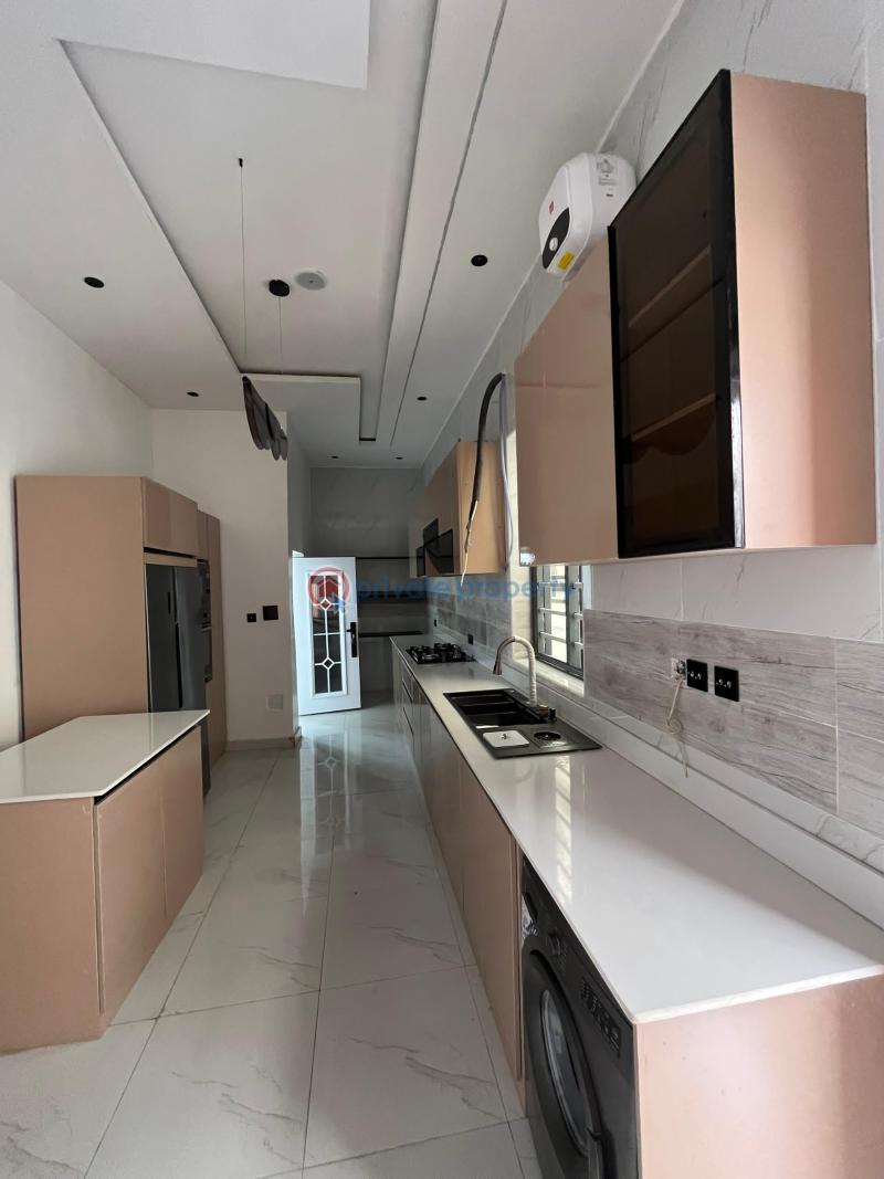 5 bedroom Detached Duplex For Sale Chevron Drive Lekki Lagos - 3