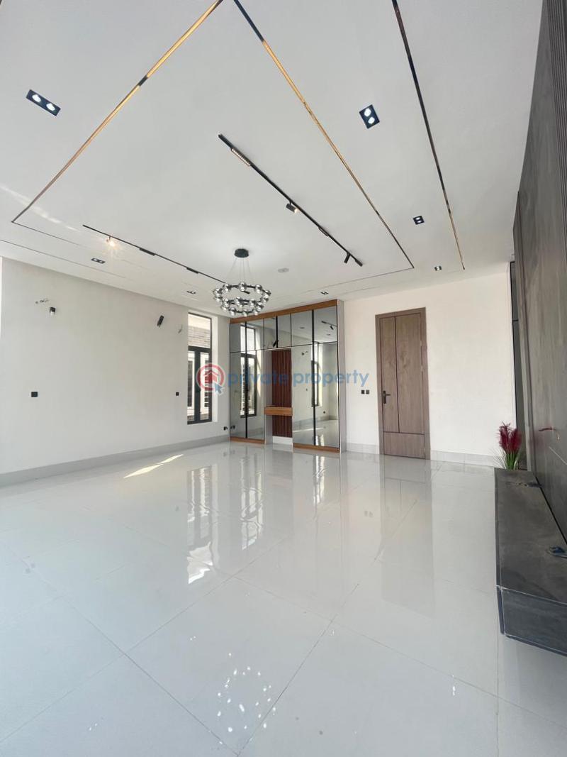 5 bedroom Detached Duplex For Sale Lekki Lagos - 1