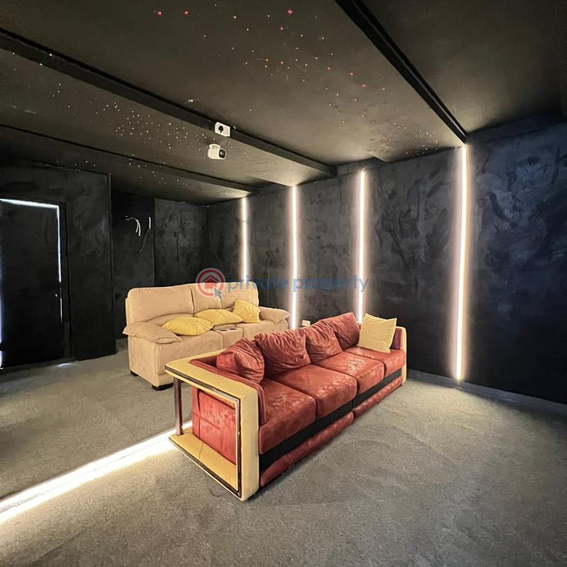 5 bedroom Detached Duplex For Sale Chevron Lekki Lagos - 5