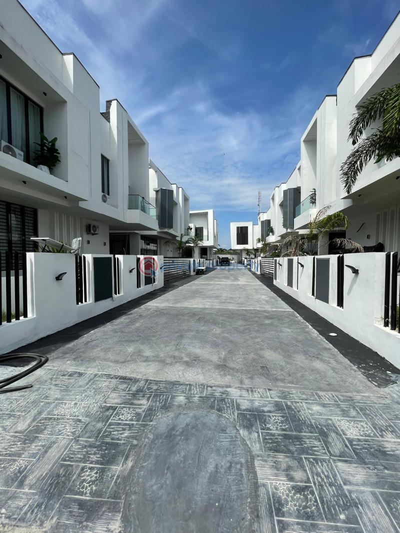 5 bedroom Detached Duplex For Sale Hampton Lake Estate, Chevron Alternative Route, Lekki, Lagos State Chevron Drive Lekki Lagos - 1