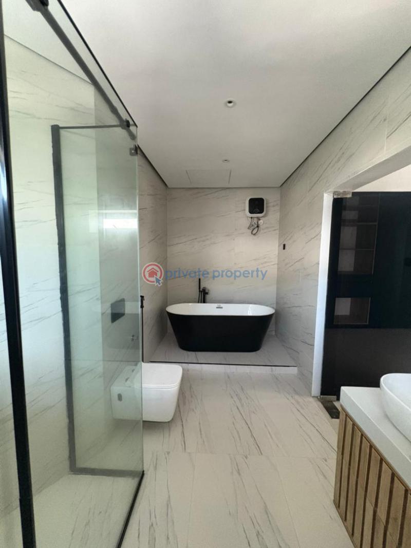 5 bedroom House For Sale Lekki Lagos - 6