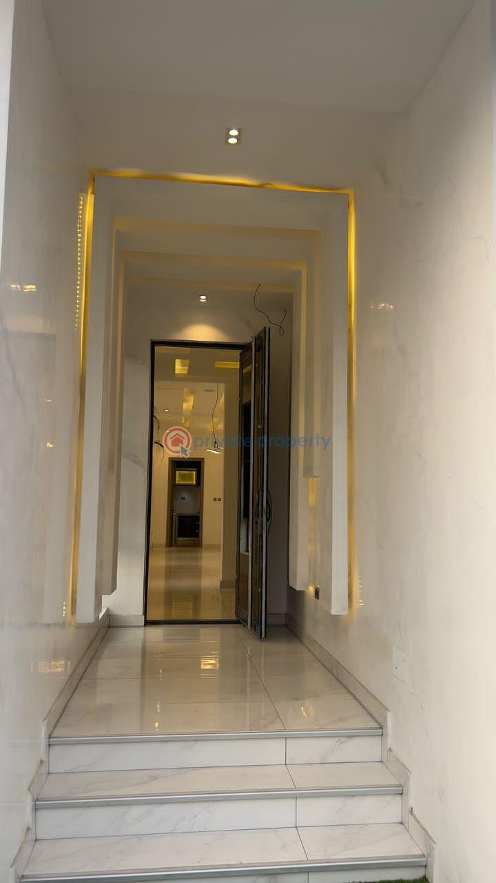 5 bedroom Detached Duplex For Sale Chevron Drive Lekki Lagos - 3