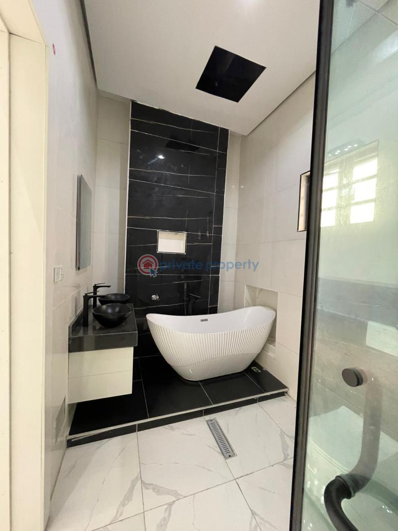 5 bedroom Detached Duplex For Sale Hampton Lake Estate, Chevron Alternative Route, Lekki, Lagos State Chevron Drive Lekki Lagos - 2