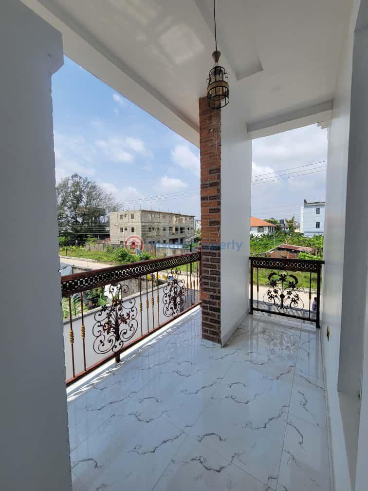 House For Rent Lekki Scheme 2 Ajah Lagos - 2