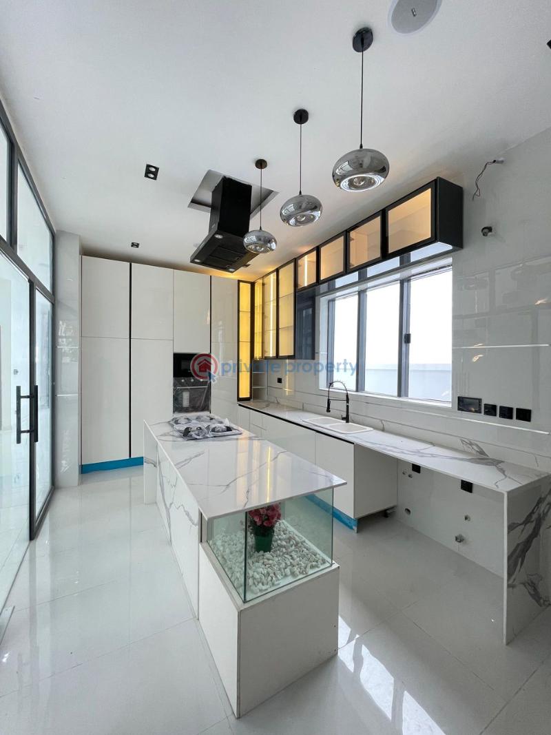 5 bedroom Flat & Apartment For Sale Osapa Lekki Lagos - 4