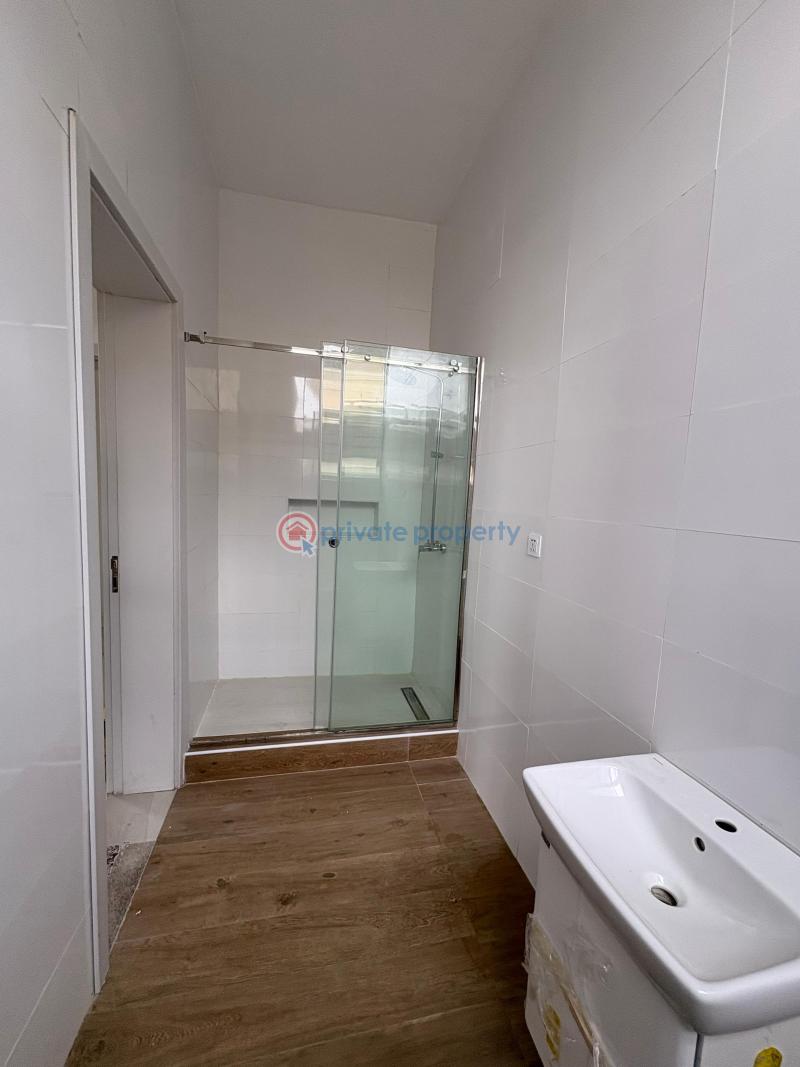 5 bedroom House For Sale Osapa Lekki Lagos - 6