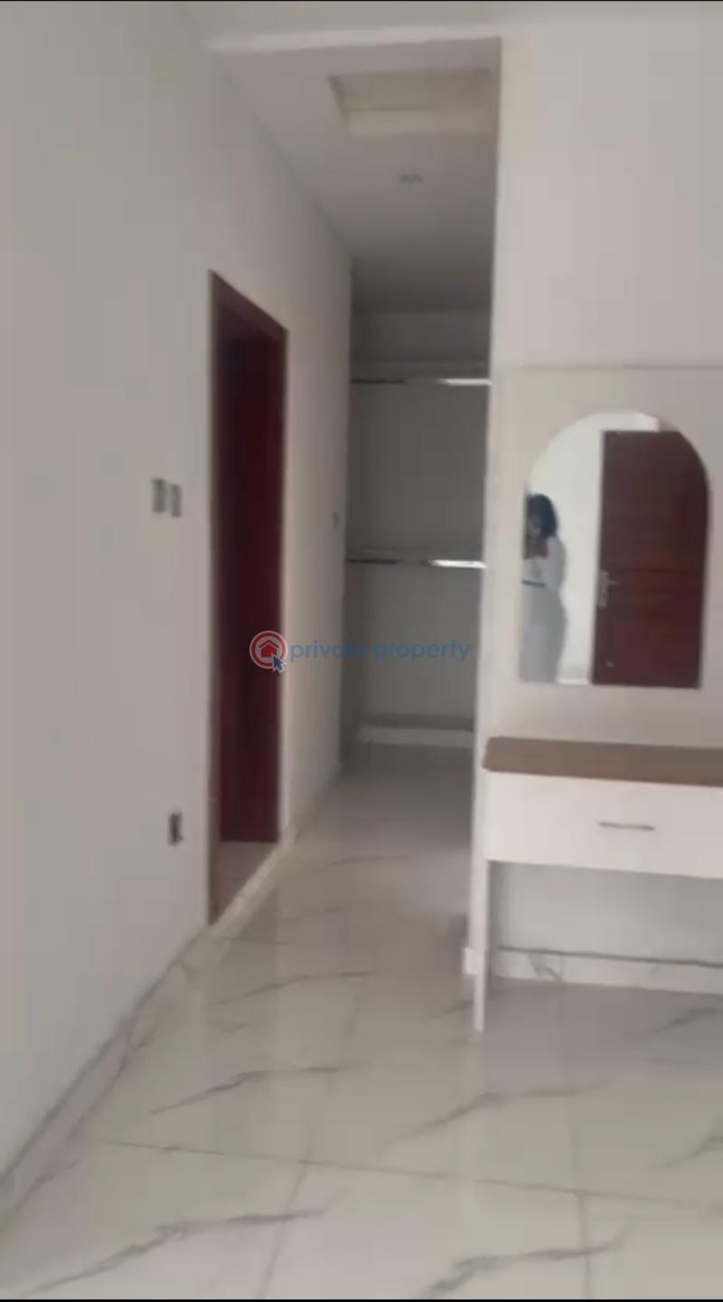 5 bedroom Detached Duplex For Sale Gbagada Estate Gbagada Lagos - 11