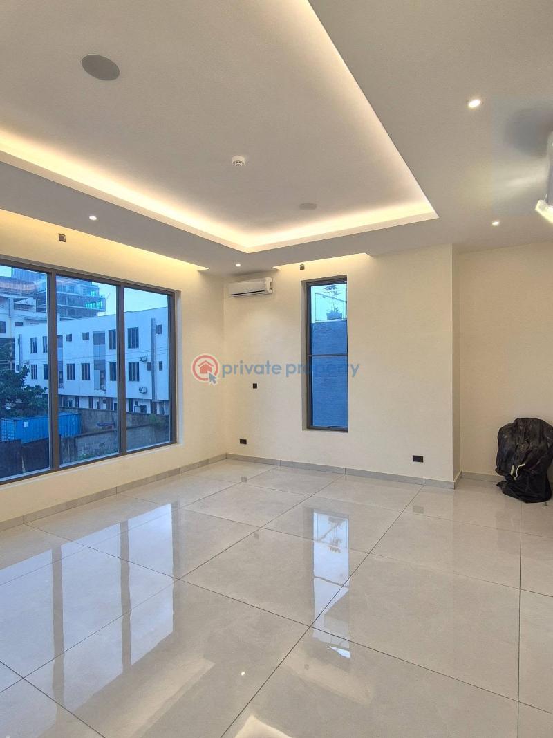 5 bedroom Detached Duplex For Sale Mojisola Onikoyi Estate Lagos - 8