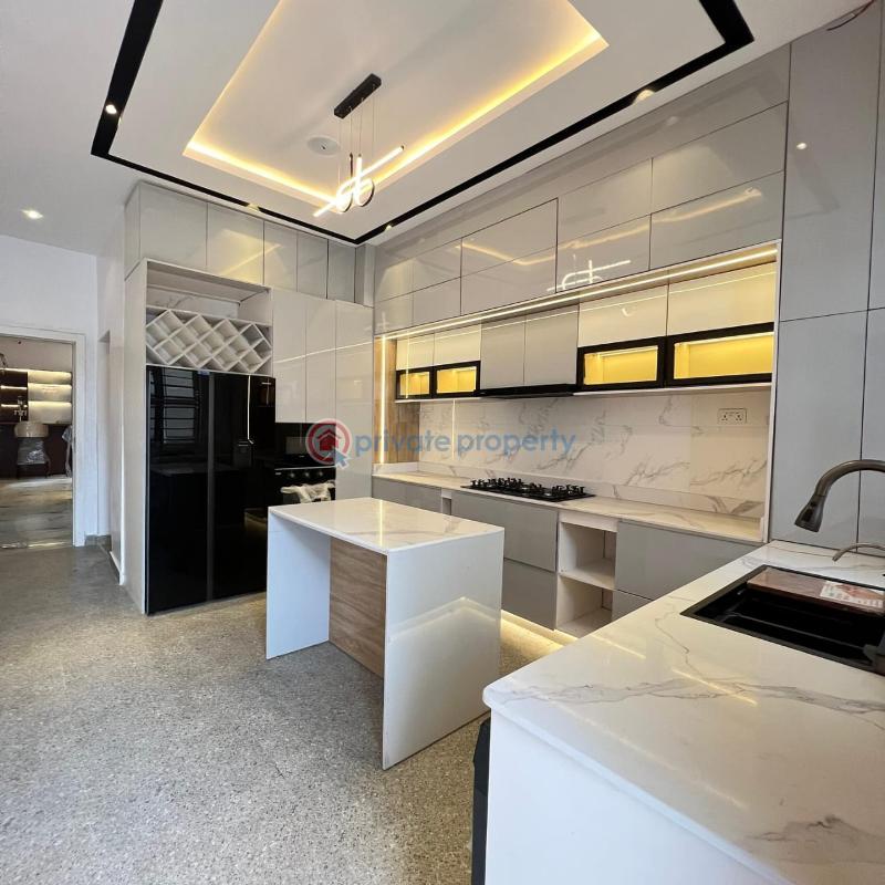 5 bedroom Detached Duplex For Sale Chevron Lekki Lagos - 2