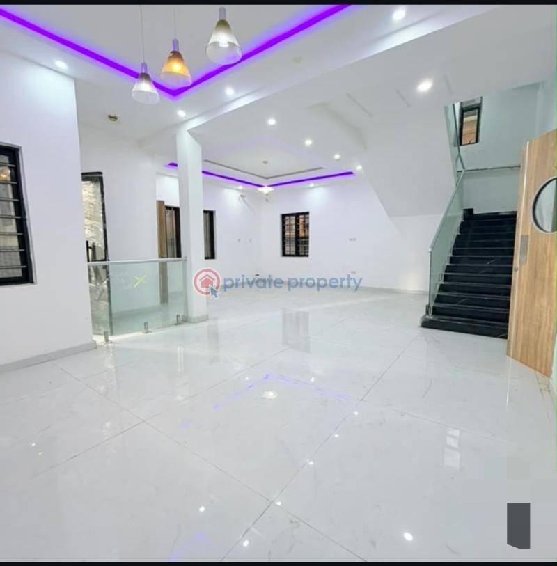 5 bedroom Detached Duplex For Sale Magodo Phase 2 Ojodu Lagos - 1