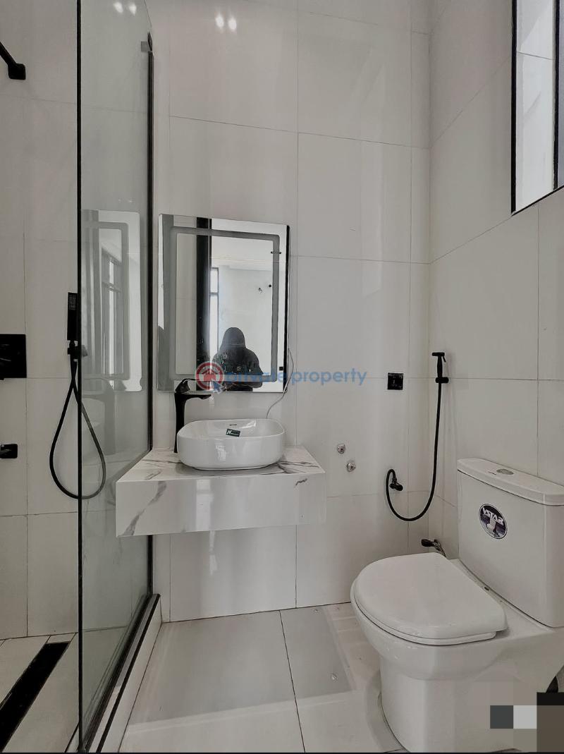 5 bedroom Detached Duplex For Sale Chevron Drive Lekki Lagos - 9