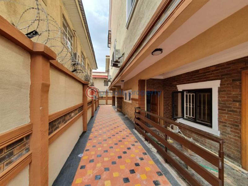 5 bedroom Detached Duplex For Sale Omole Phase 2 Ojodu Lagos - 6