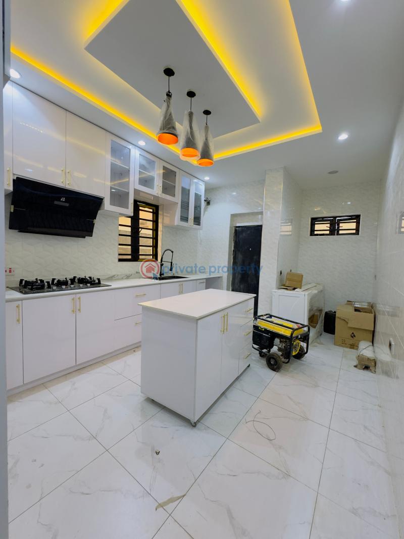 5 bedroom Detached Duplex For Sale 5 Bedroom Fully Detached Duplex With Bq, Magodo Gra Phase 1 Magodo Kosofe/Ikosi Lagos - 45