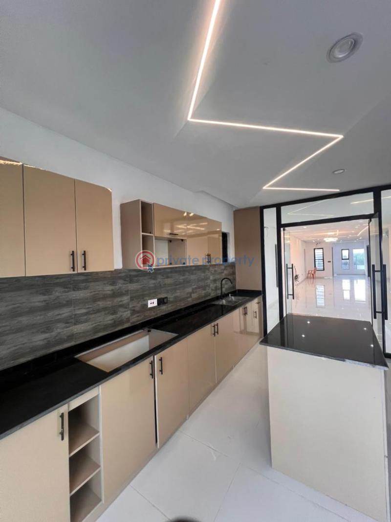 5 bedroom Detached Duplex For Sale Chevron Lekki Lagos - 1