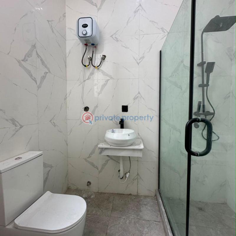 5 bedroom Detached Duplex For Sale Chevron Drive Lekki Lagos - 5